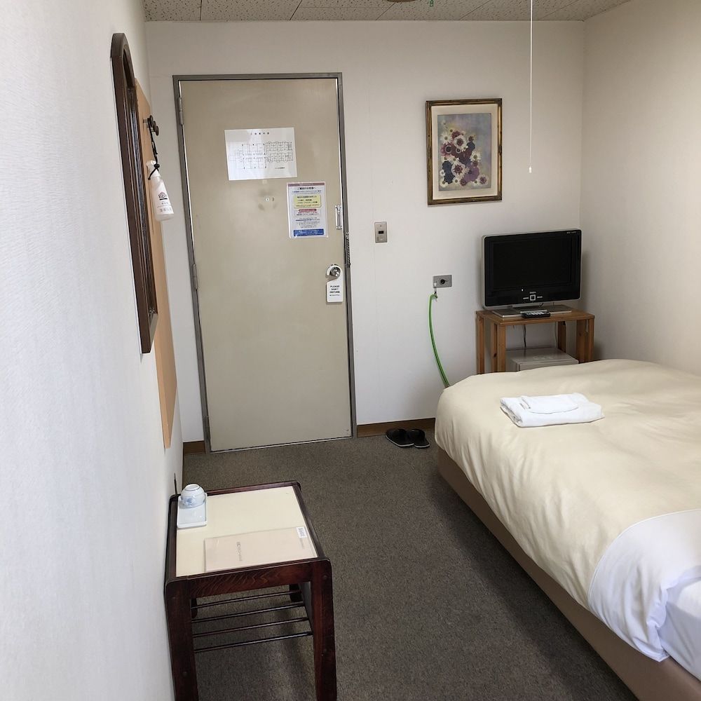Standard Single Room, Smoking