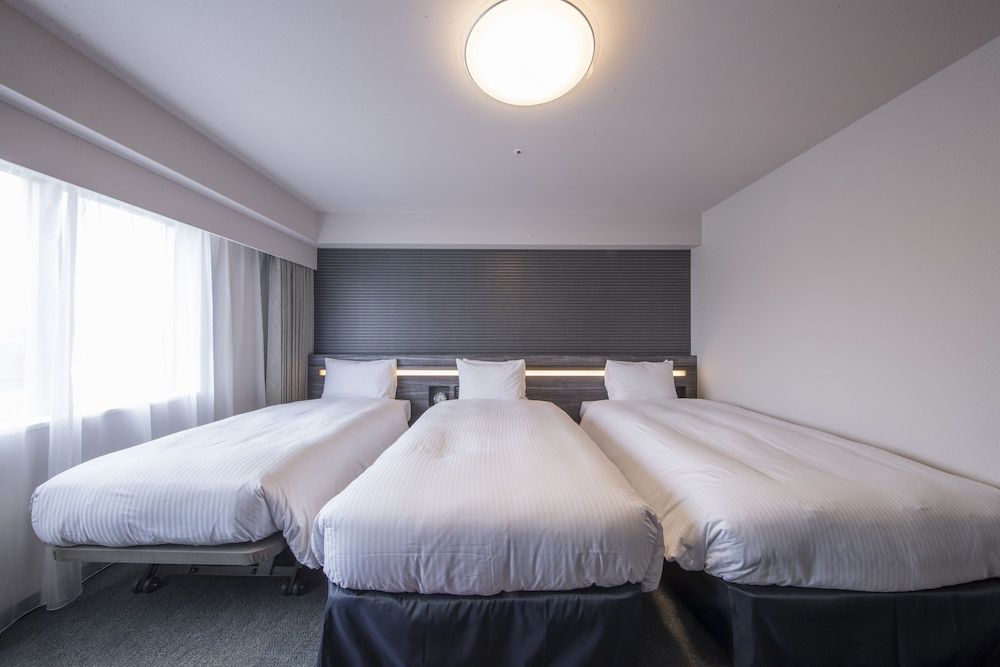 Triple Room, Smoking
