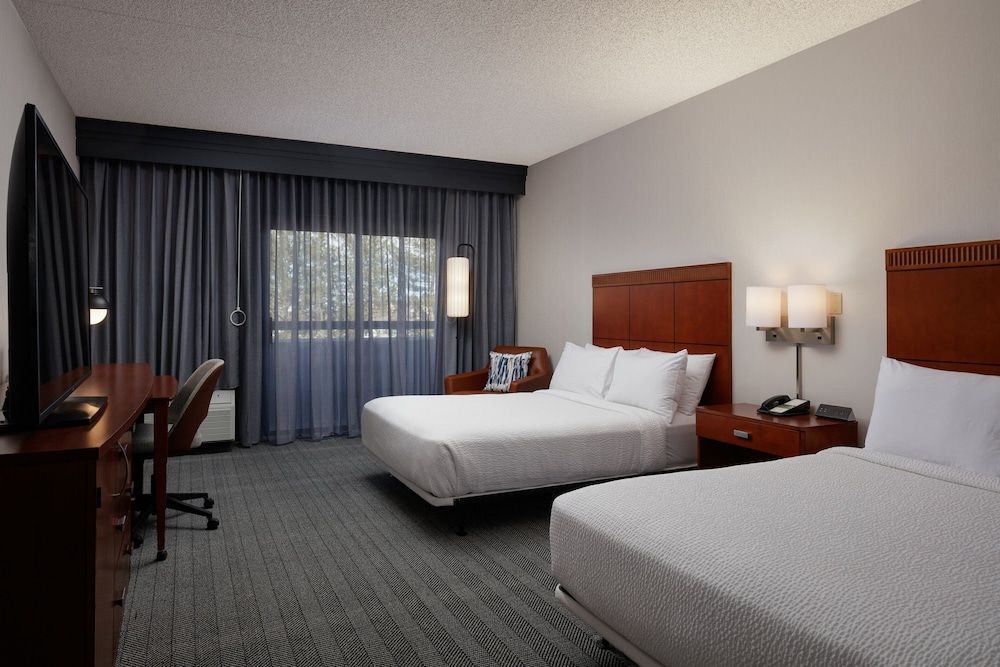 Basic Room, 2 Queen Beds, Non Smoking (Mobility Accessible, Tub)