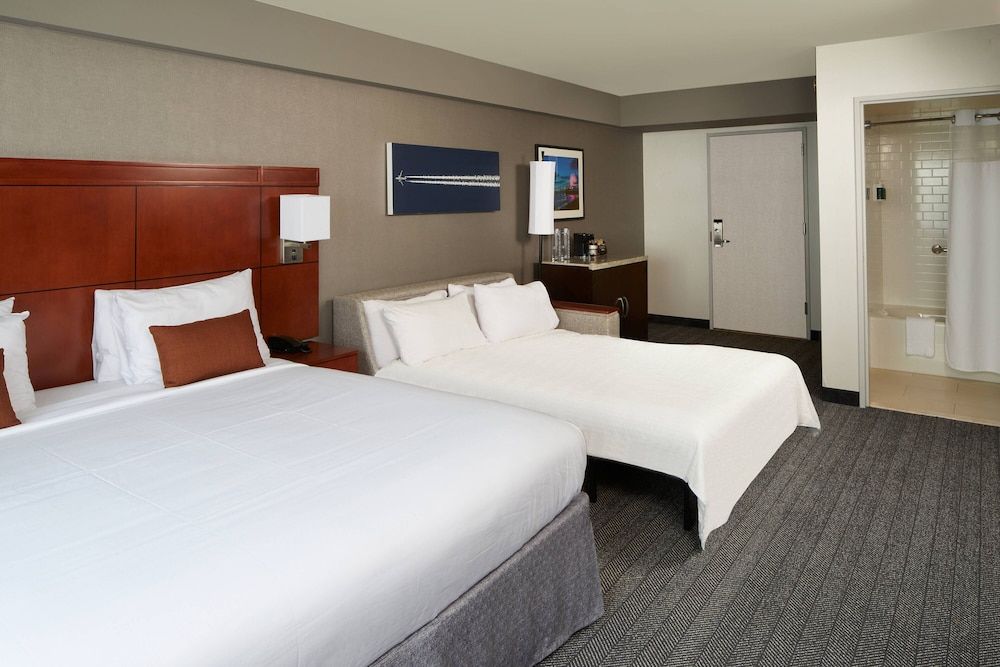 undefined Courtyard by Marriott Los Angeles LAX/Century Boulevard 8