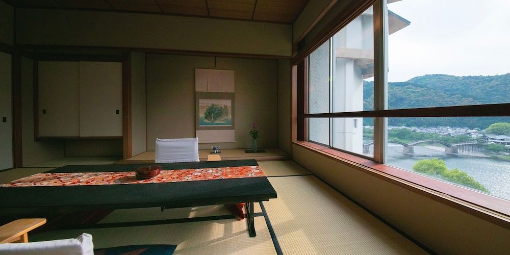 Deluxe Room, Smoking, River View