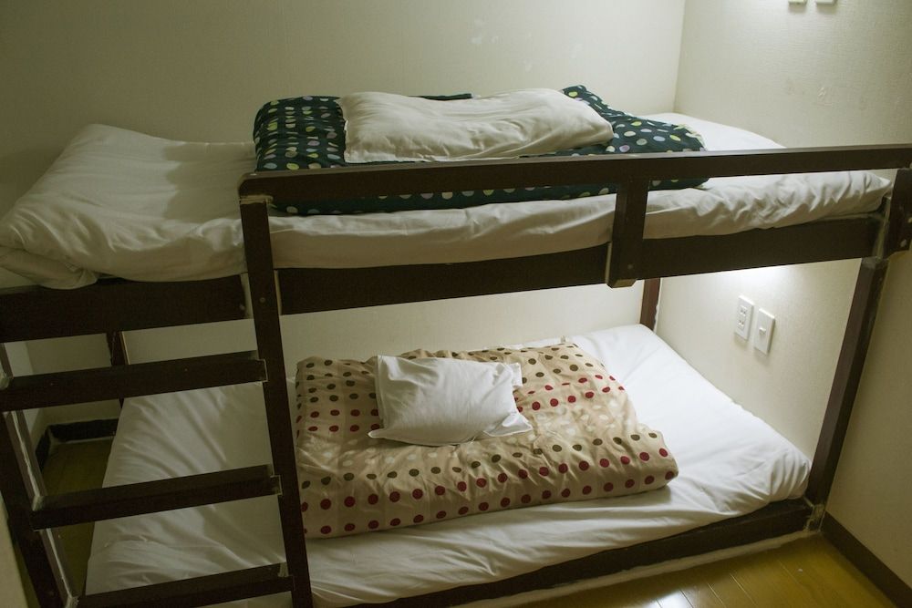 Shared Dormitory, Women only