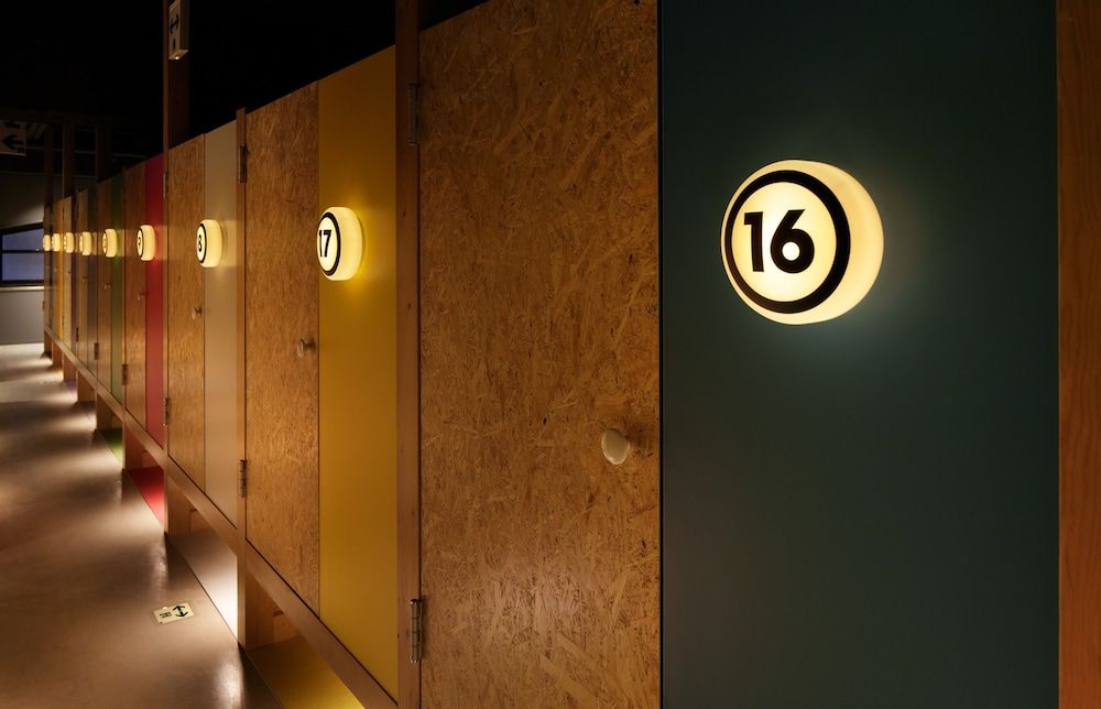 Booth Net Cafe & Capsule Men Only Capsule Room 9