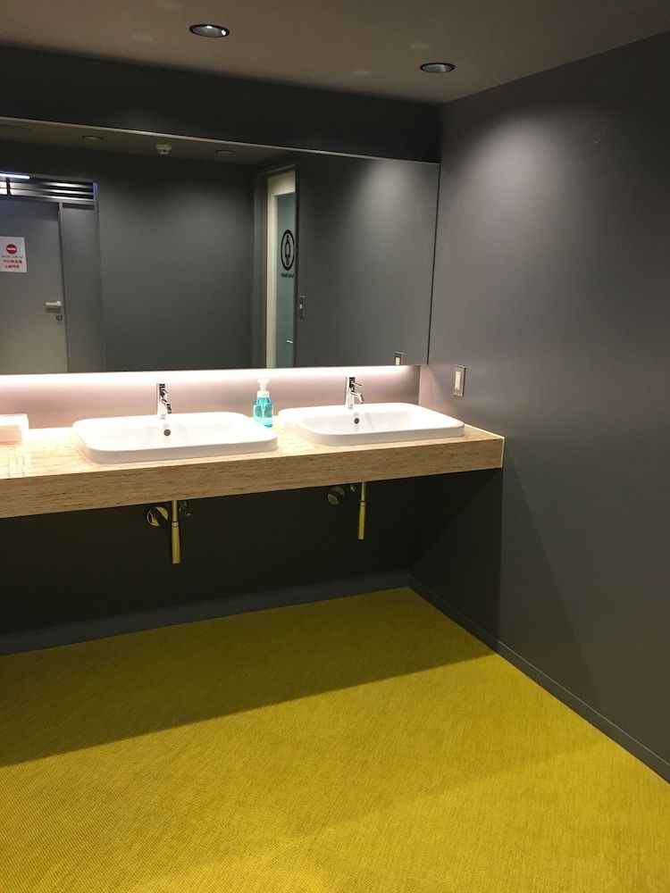 Booth Net Cafe & Capsule Men Only Capsule Room 10