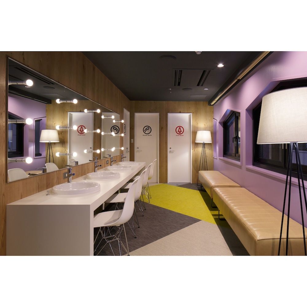 Booth Net Cafe & Capsule Men Only Capsule Room 11