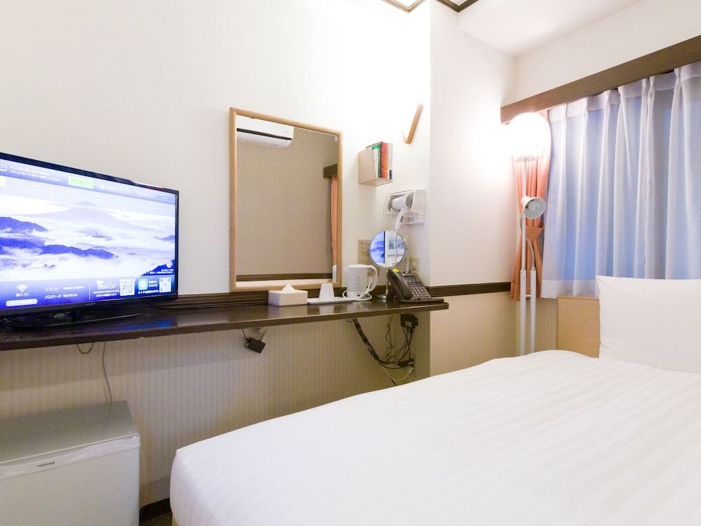 Toyoko Inn Shin Osaka Chuo Honkan Separate Twin Room, Non Smoking 5