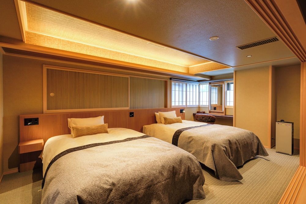 Sanri-Suite JapaneseWestern Room with OpenAir Bath, Mt. Fuji View [With Yamanshi Wine Lounge Access]