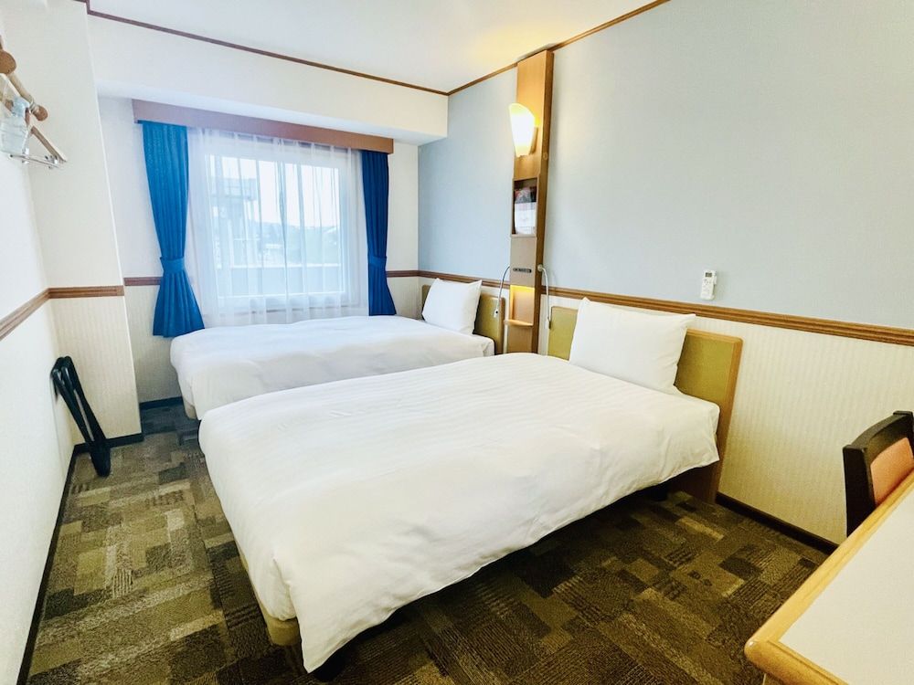 Standard Twin Room, Smoking