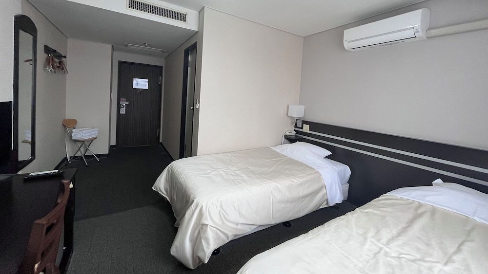 Basic Twin Room, Non Smoking