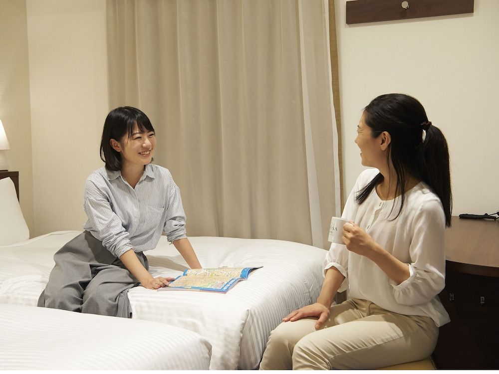 Room, Connecting Rooms