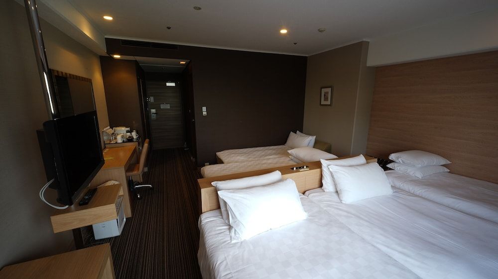 Standard Corner Twin Room, Non Smoking