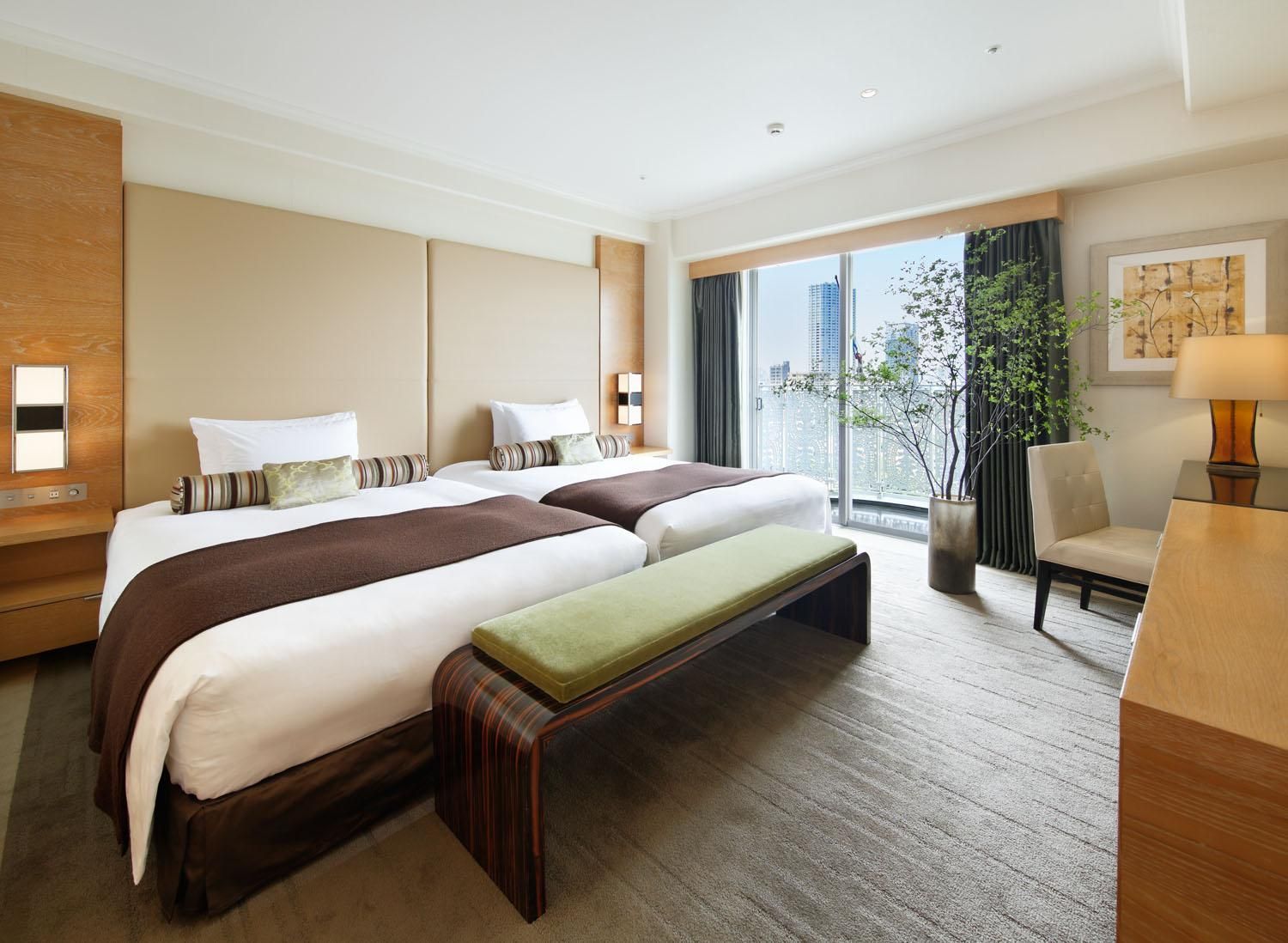 Club Suite Twin Room with Club Lounge Access and Club Lounge Breakfast Included - Non-Smoking