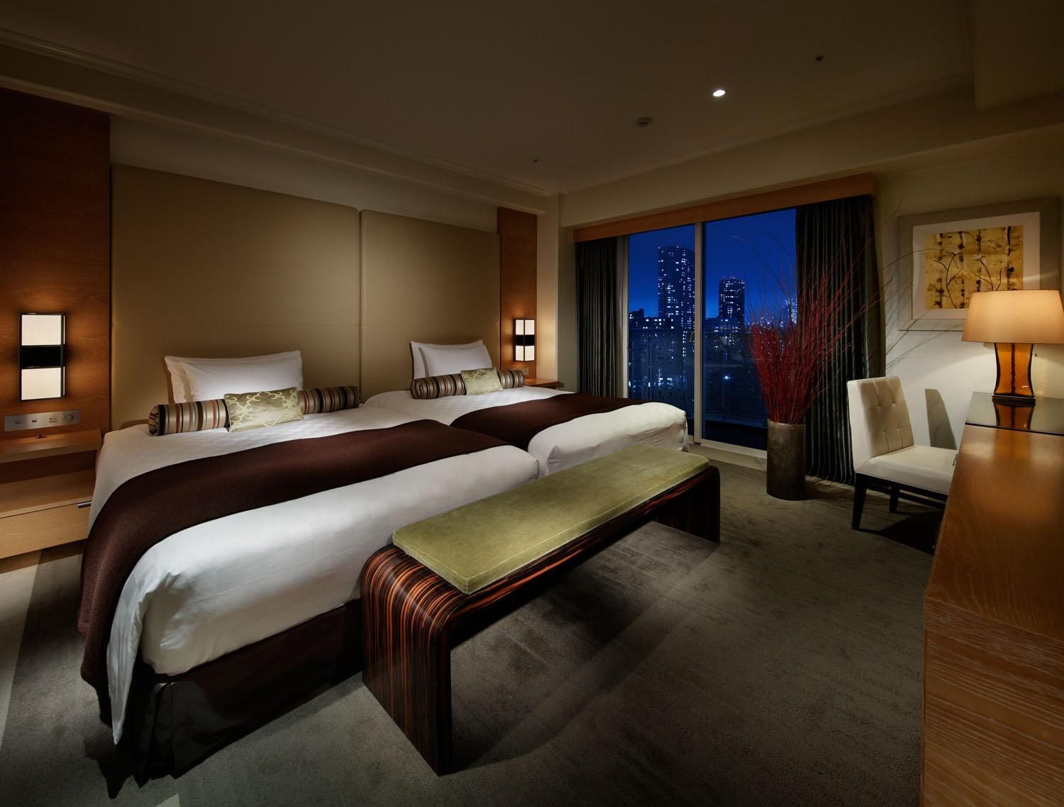 Club Suite Twin Room with Club Lounge Access and Club Lounge Breakfast Included - Non-Smoking