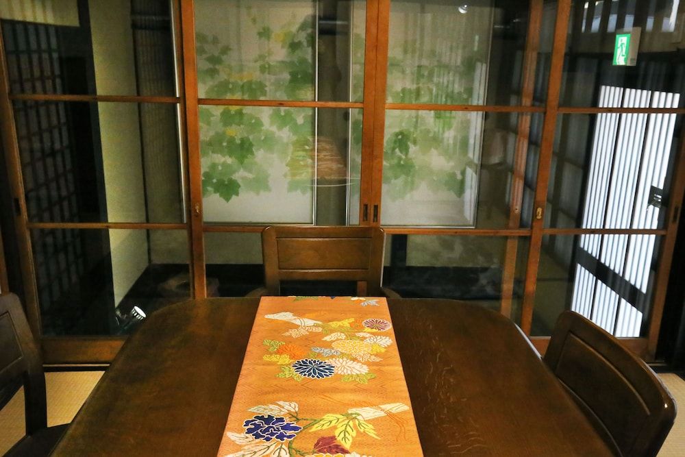 undefined Show-An 10