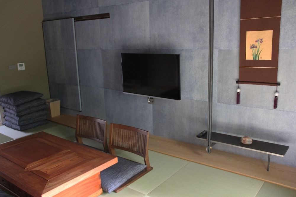 Kyoto Ryoan Zen Japanese Style Townhouse (Beds + Futons) 3
