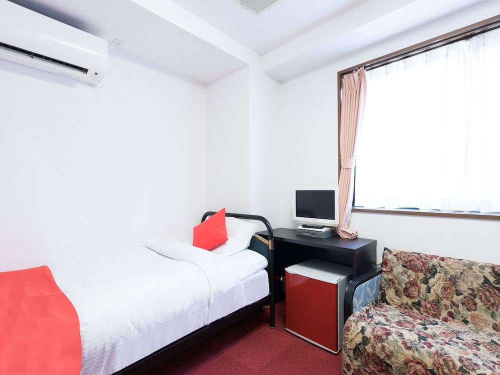 Hotel Toka Single Room, Non Smoking 3