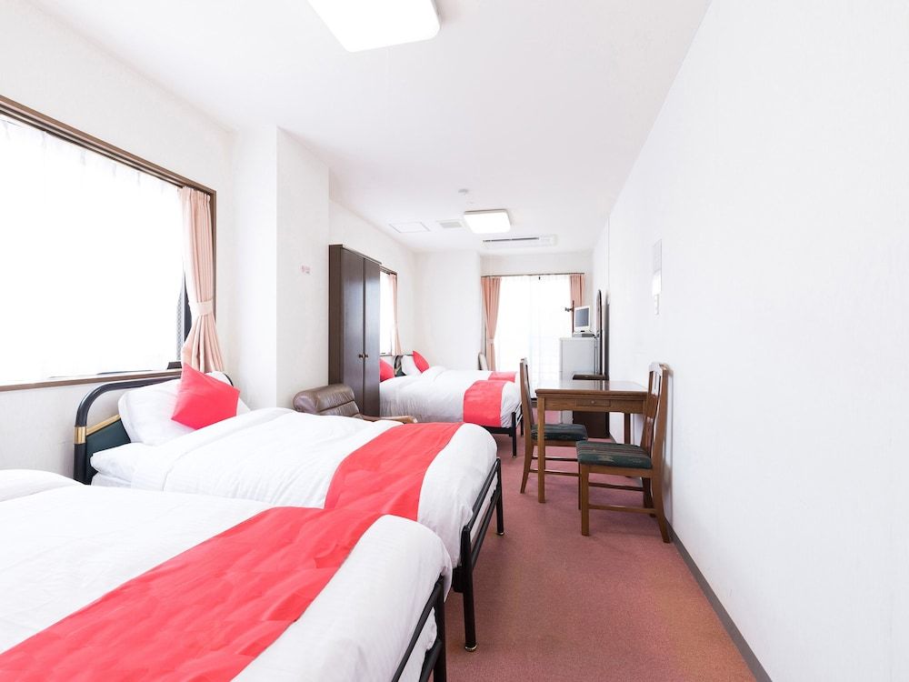 Hotel Toka Quadruple Room, Non Smoking 2