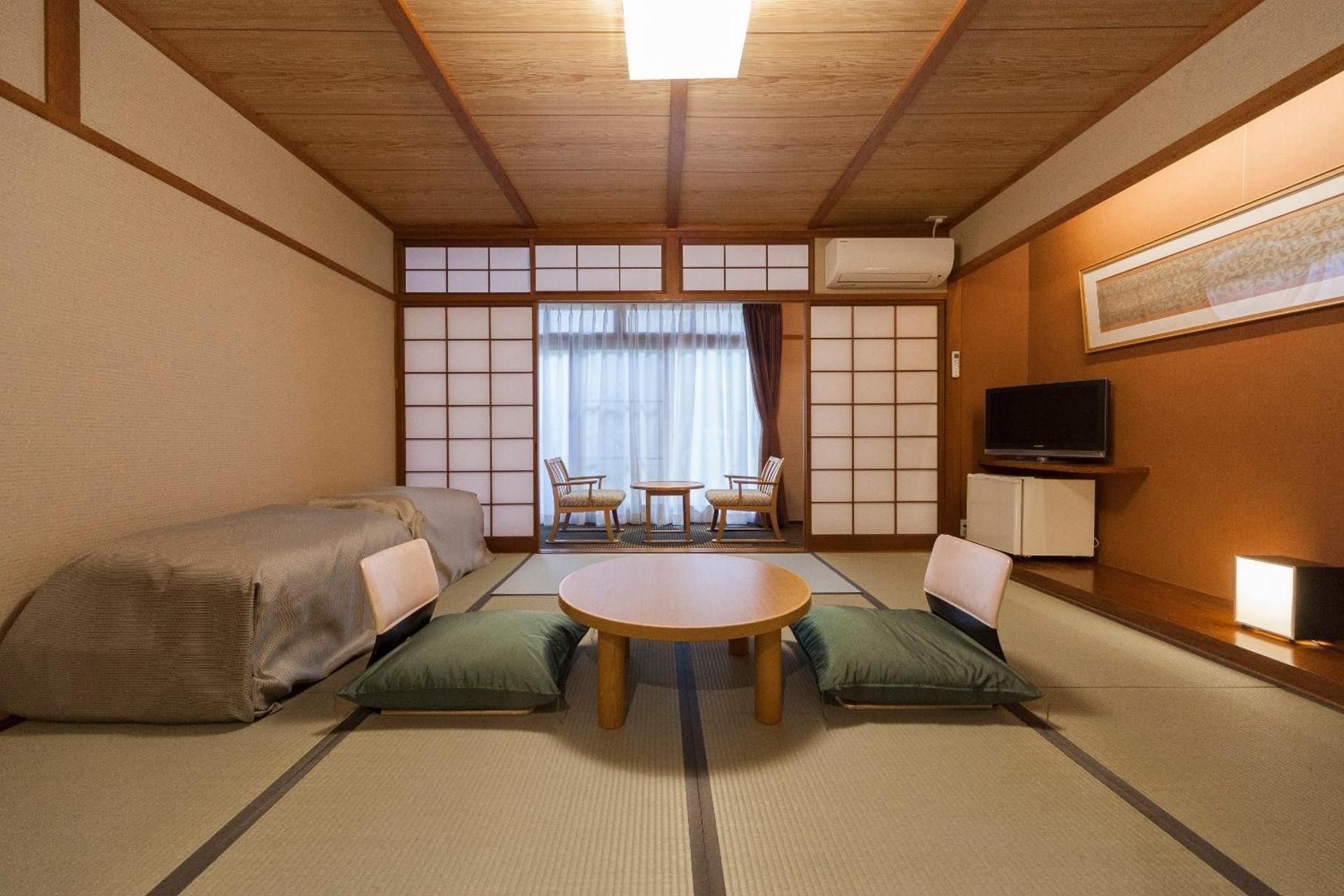 Japanese Style Room with 8 Tatami for 4 People