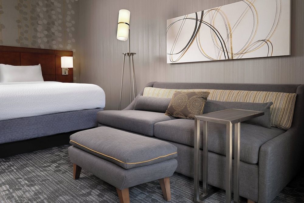 Courtyard by Marriott Phoenix Mesa Room, 1 King Bed with Sofa bed (Hearing Accessible)