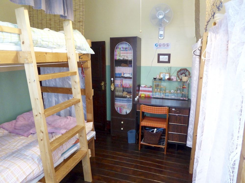 Standard Shared Dormitory, Women only, Non Smoking