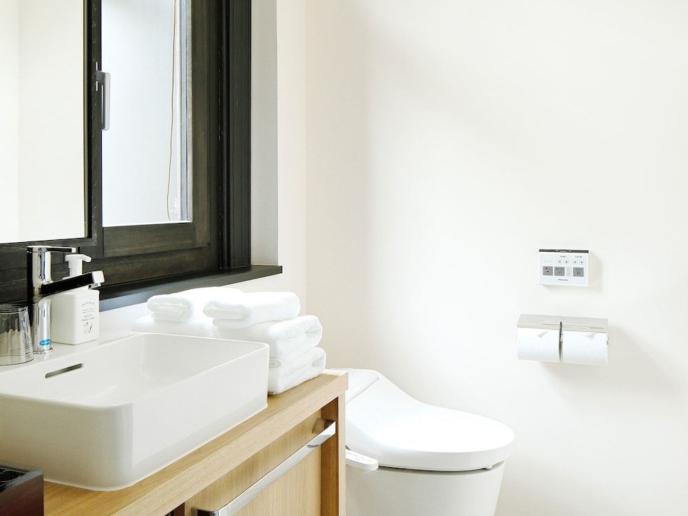 HakoBA Hakodate by THE SHARE HOTELS Standard Double Compact with Private Bathroom in the Historic Bldg 2