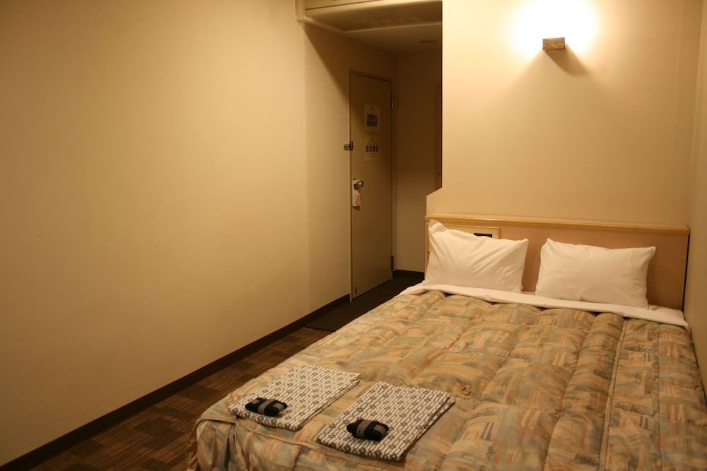 Double Room, Smoking