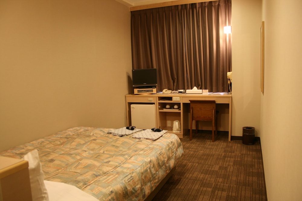 Double Room, Smoking