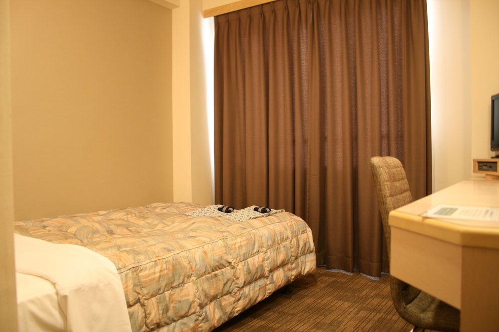 Single Room, Smoking