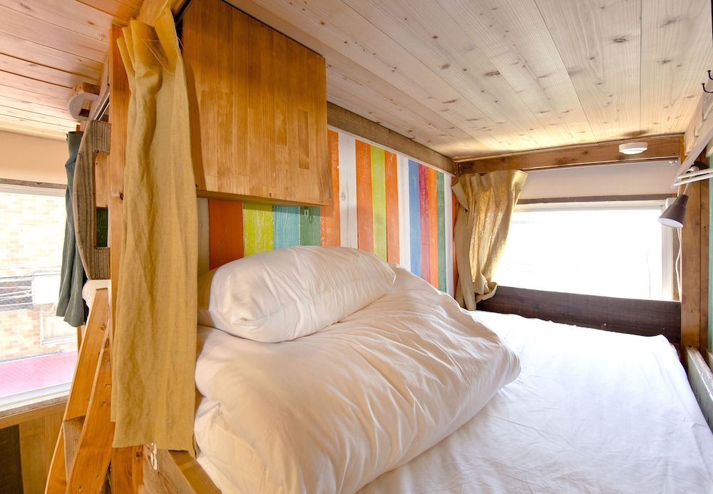 undefined The Pax Hostel, Cafe & Records 8