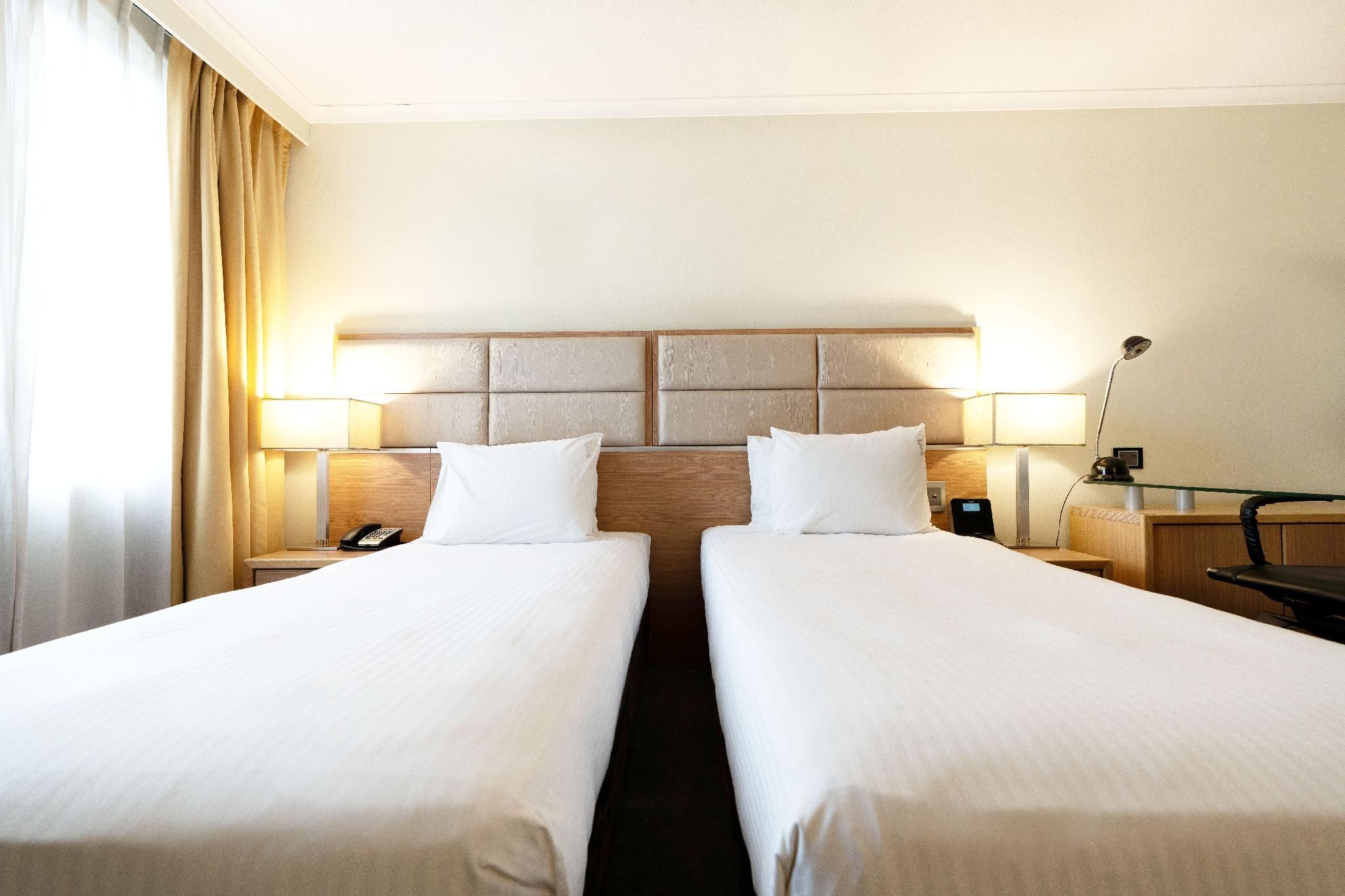 2 Single Beds Standard Accessible