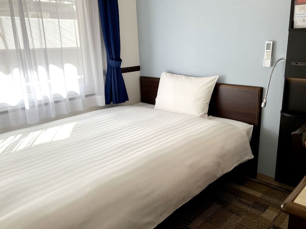 Standard Single Room, Smoking