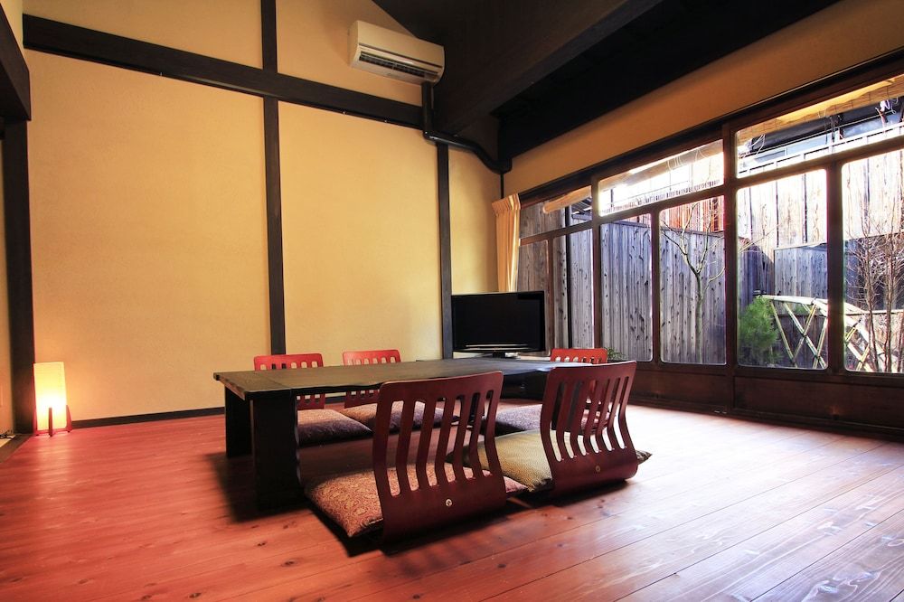 Heian Kyu Dairi No Yado Japanese Style Townhouse - Minami-tei (Beds + Futons)