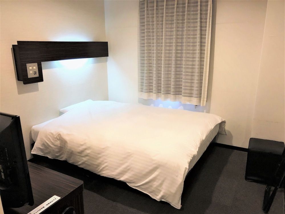 Double Room, Smoking