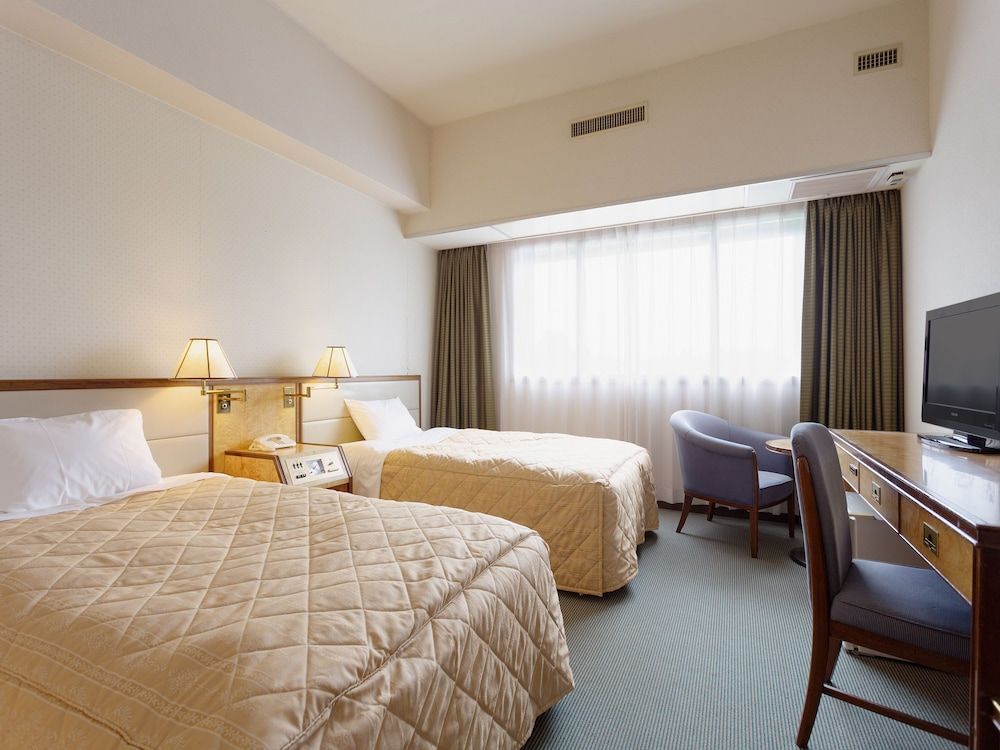 undefined ART HOTEL NARITA 4