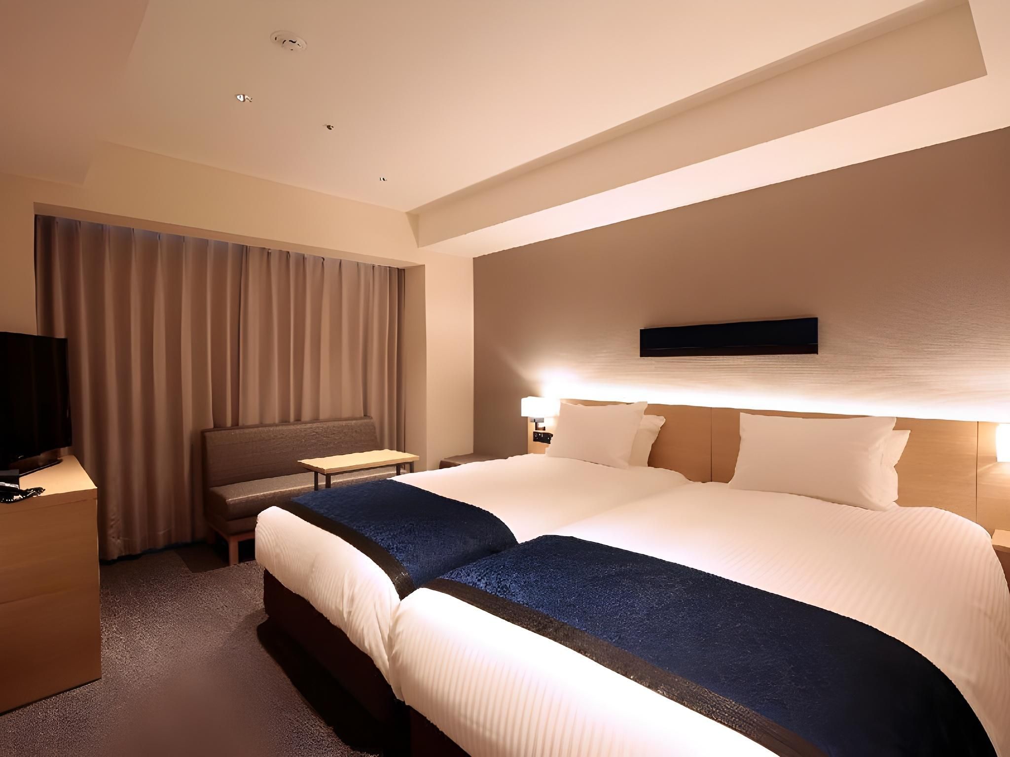 Connecting Room