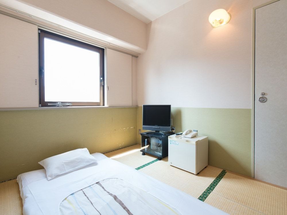 Japanese Room, Single Occupancy, Smoking