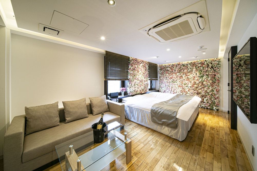 undefined Hotel The Grandee Shinsaibashi 5