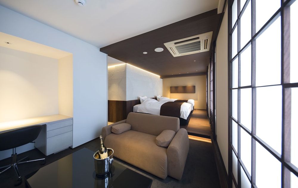 Hotel The Grandee Shinsaibashi Premium Twin Room, Non Smoking