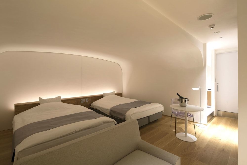 Hotel The Grandee Shinsaibashi Premium Twin Room, Non Smoking 7