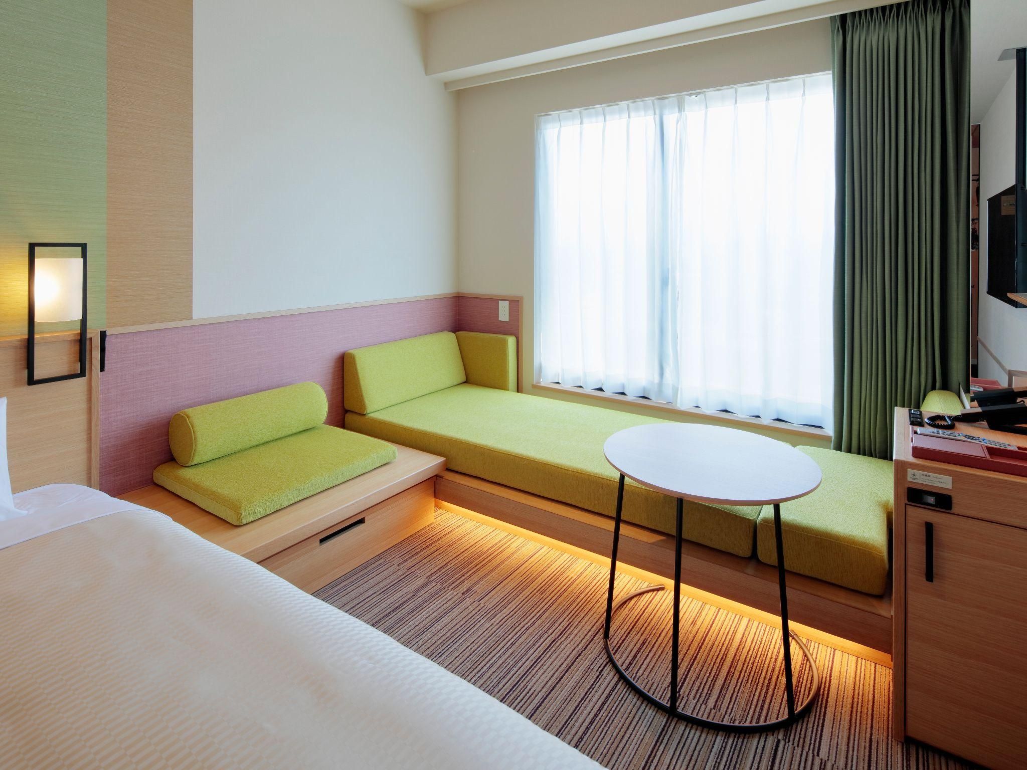 Run of House for 3 People - Non-Smoking