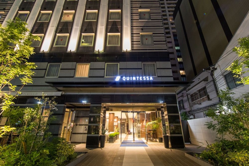 undefined Quintessa Hotel Osaka Shinsaibashi Comic&Books 4