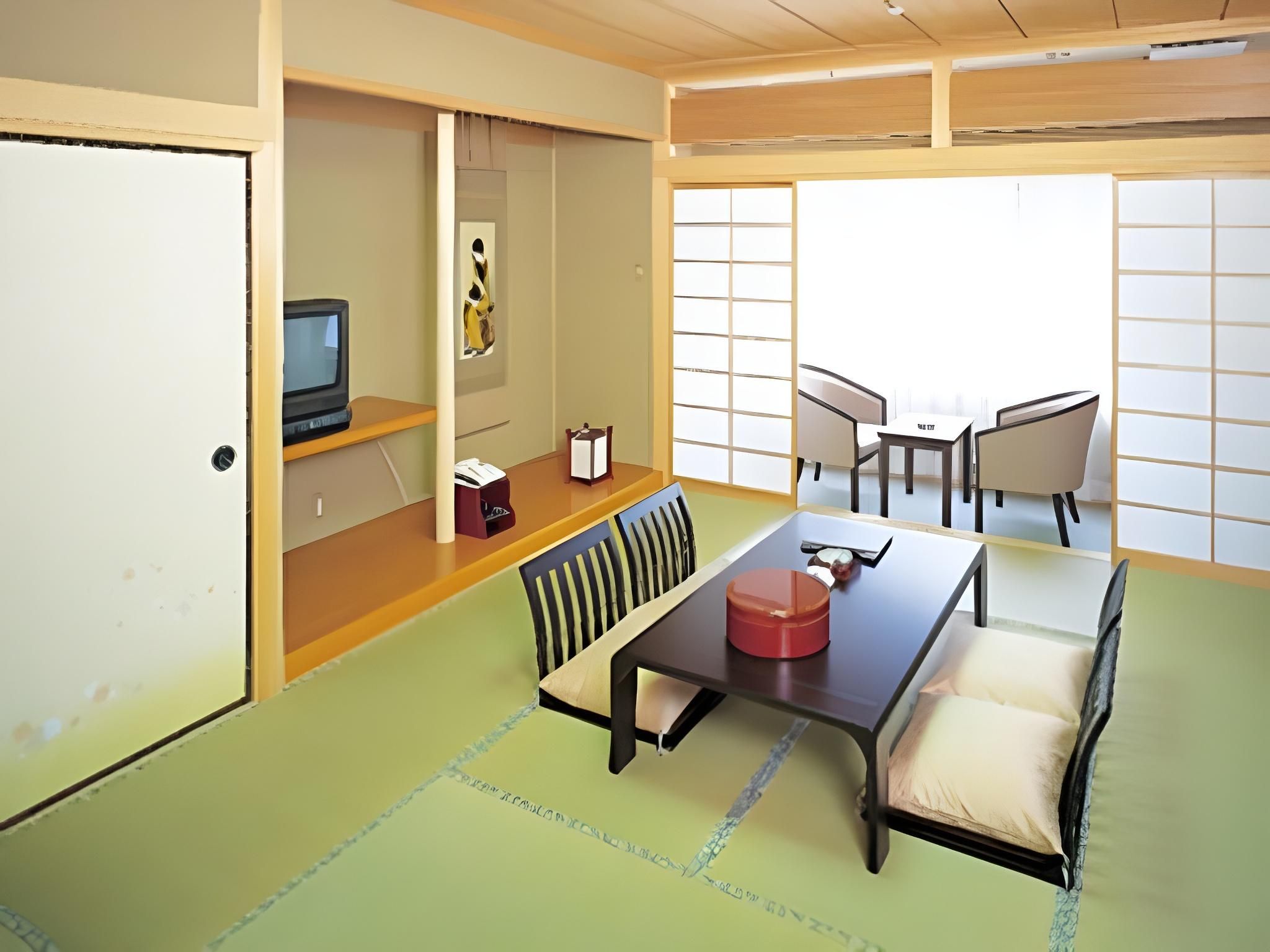 Japanese Style Non-Smoking Triple
