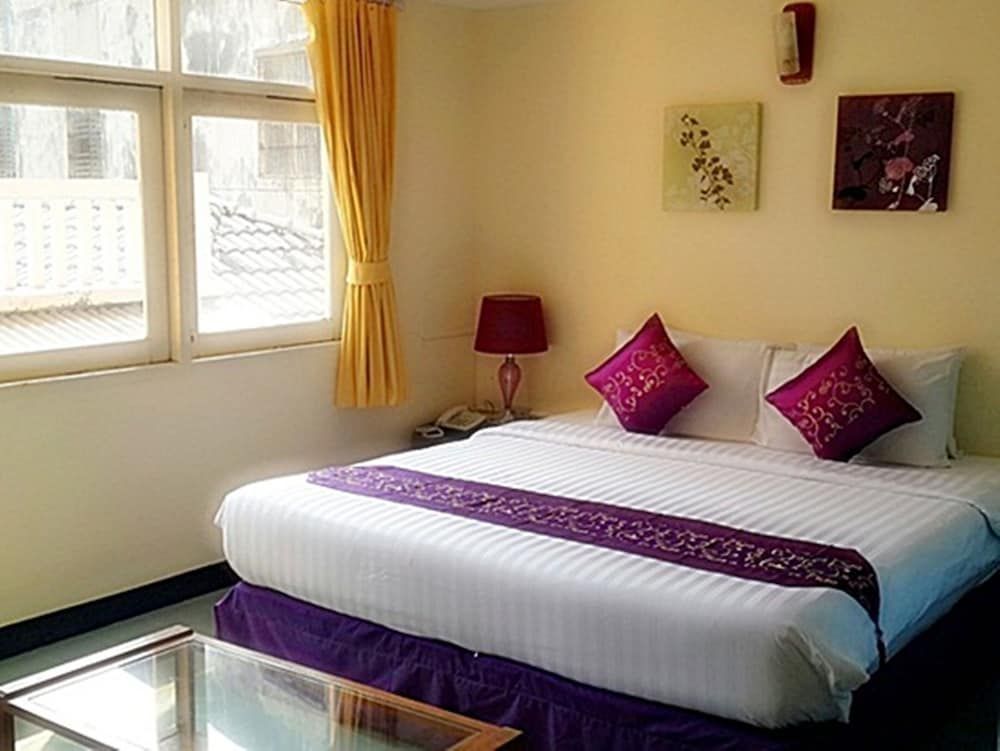 undefined Sawasdee Sukhumvit Inn 7