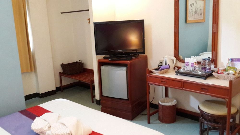Sawasdee Sukhumvit Inn Superior Room, 1 Queen Bed 10