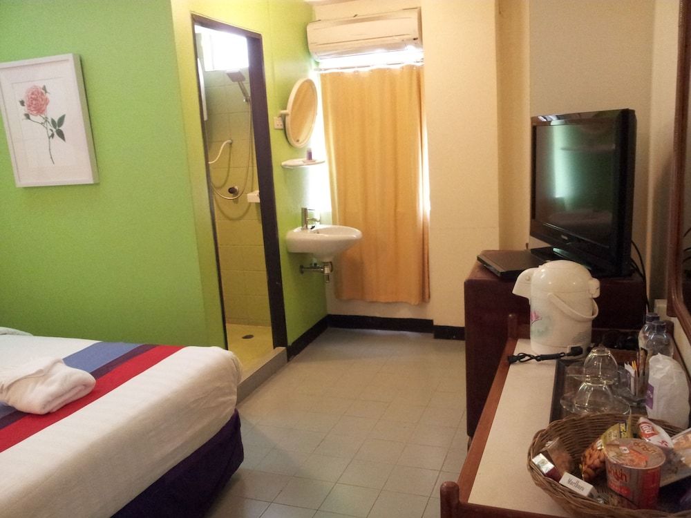 Sawasdee Sukhumvit Inn Superior Room, 1 Queen Bed 9