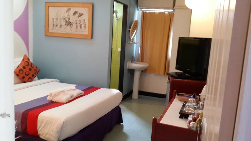 Sawasdee Sukhumvit Inn Superior Room, 1 Queen Bed 6