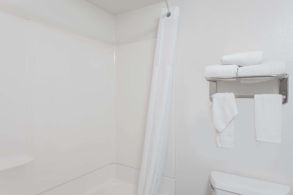 undefined Days Inn by Wyndham Anaheim West 10