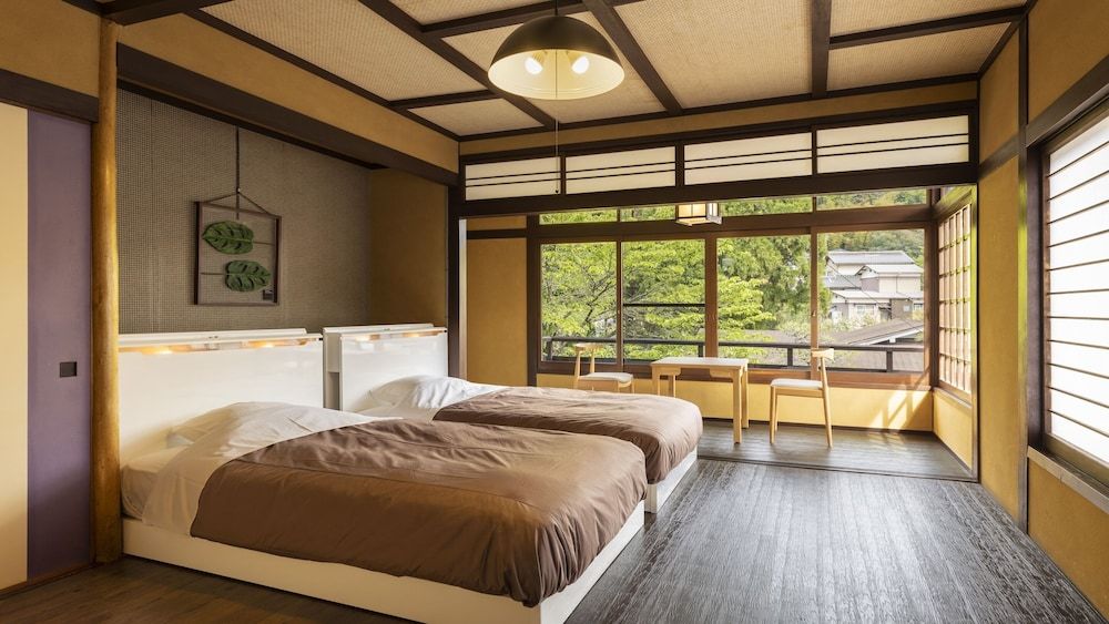 Superior Western Style Room with Bath (Garden View), Non-Smoking