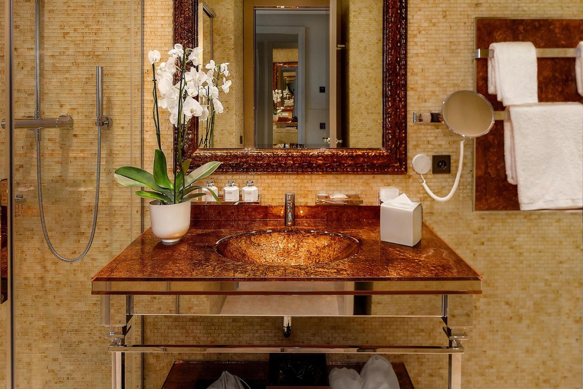 Three-Bedroom Suite Grand Club with Sea View and Spa Access