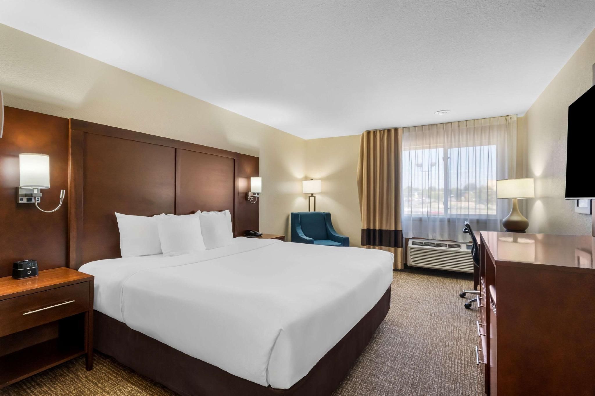 1 King Bed, Non Smoking